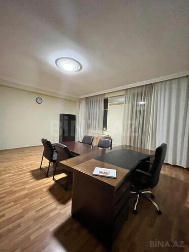 İcarəyə verilir 5 otaqlı yeni tikili 180 m², 28 May m., photo 1 from 25