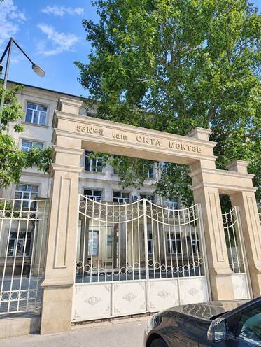 Satılır 2 otaqlı köhnə tikili 50 m², Elmlər Akademiyası m., photo 1 from 17