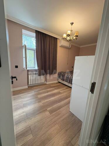 Продается 3-комн. вторичка 55 м², м. Нефтчиляр, photo 11 from 24