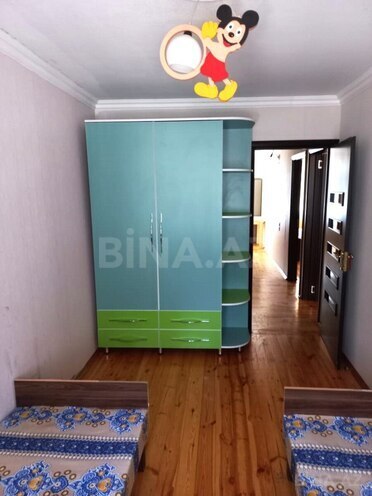 Сдается 3-комн. вторичка 72 м², м. Нефтчиляр, photo 1 from 12