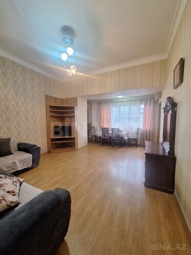 Сдается 3-комн. вторичка 120 м², м. Ичеришехер, photo 1 from 13