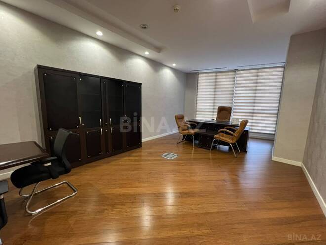 Сдаётся 4-комн. офис 230 м², м. Бакмил, photo 1 from 16
