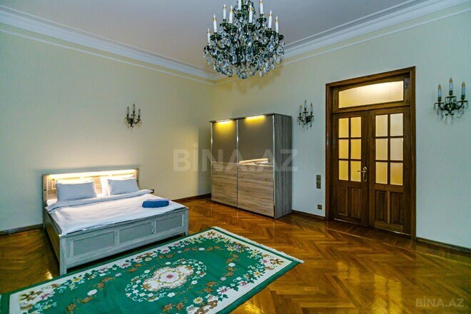 Satılır 4 otaqlı köhnə tikili 130.5 m², Sahil m., photo 29 from 32