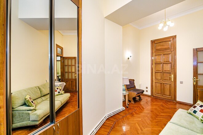 Satılır 4 otaqlı köhnə tikili 130.5 m², Sahil m., photo 7 from 32
