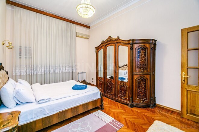 Satılır 4 otaqlı köhnə tikili 130.5 m², Sahil m., photo 21 from 32