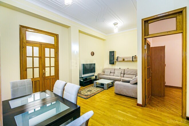 Satılır 4 otaqlı köhnə tikili 130.5 m², Sahil m., photo 10 from 32
