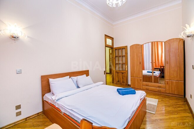 Satılır 4 otaqlı köhnə tikili 130.5 m², Sahil m., photo 6 from 32