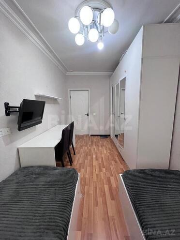 Satılır 3 otaqlı köhnə tikili 75 m², İnşaatçılar m., photo 10 from 19