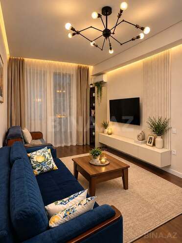 Продается 2-комн. новостройка 75.6 м², м. Нефтчиляр, photo 1 from 11