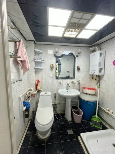 Продаётся 3-комн. вторичка 70 м², м. Элмляр Академиясы, photo 17 from 20