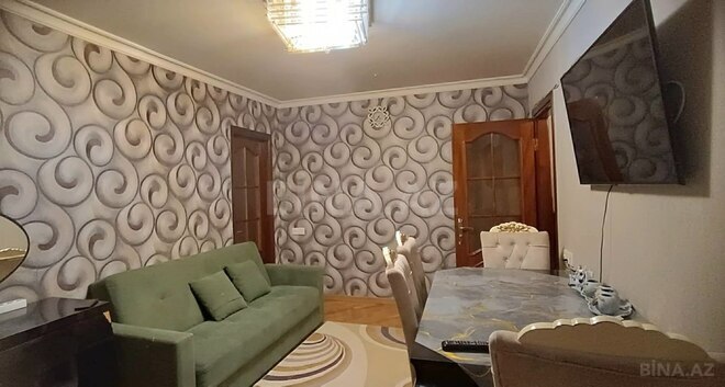 Продаётся 2-комн. вторичка 45 м², м. Элмляр Академиясы, photo 1 from 9