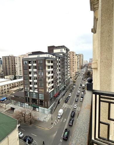 Satılır 3 otaqlı yeni tikili 168 m², 28 May m., photo 1 from 10