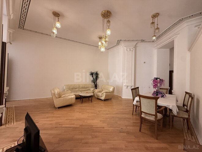 Satılır 4 otaqlı köhnə tikili 135 m², Sahil m., photo 8 from 13