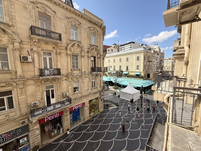 Satılır 4 otaqlı köhnə tikili 135 m², Sahil m., photo 6 from 13
