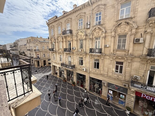 Satılır 4 otaqlı köhnə tikili 135 m², Sahil m., photo 7 from 13