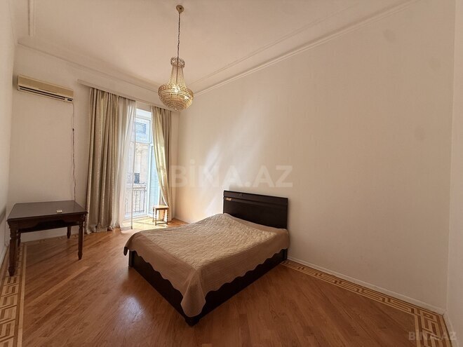 Satılır 4 otaqlı köhnə tikili 135 m², Sahil m., photo 10 from 13