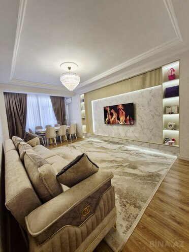 Продаётся 2-комн. новостройка 110 м², м. Кара Караев, photo 1 from 10