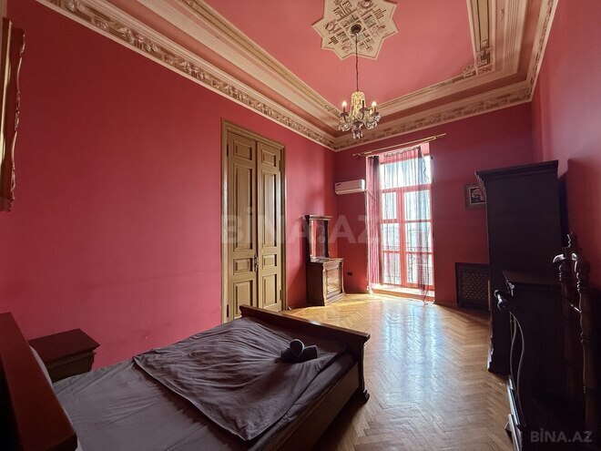 Satılır 5 otaqlı köhnə tikili 250 m², Sahil m., photo 12 from 15