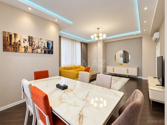 Сдается 3-комн. новостройка 160 м², м. Низами, photo 3 from 9