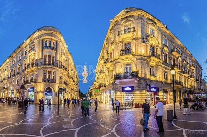 Satılır 4 otaqlı köhnə tikili 125 m², Sahil m., photo 1 from 13