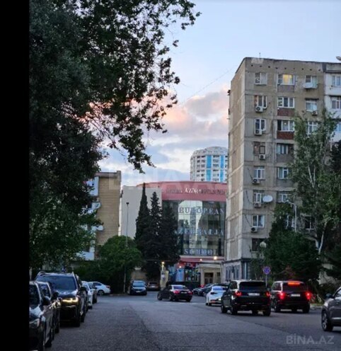 Satılır 3 otaqlı köhnə tikili 62 m², Elmlər Akademiyası m., photo 1 from 20