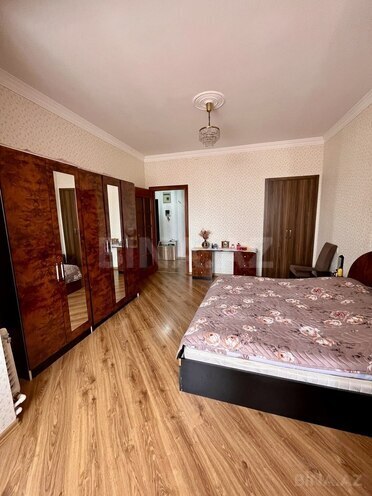 Satılır 2 otaqlı köhnə tikili 65 m², Elmlər Akademiyası m., photo 5 from 12