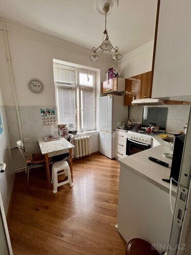 Satılır 2 otaqlı köhnə tikili 65 m², Elmlər Akademiyası m., photo 6 from 12