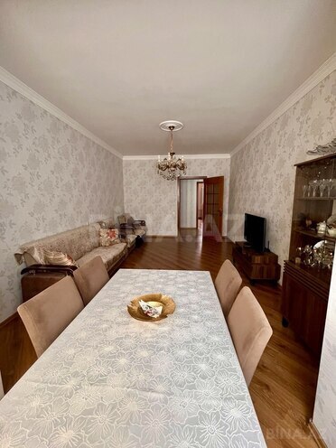 Satılır 2 otaqlı köhnə tikili 65 m², Elmlər Akademiyası m., photo 3 from 12