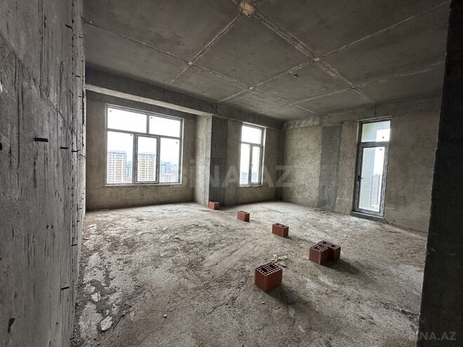 Продается 3-комн. новостройка 107 м², м. Низами, photo 1 from 19