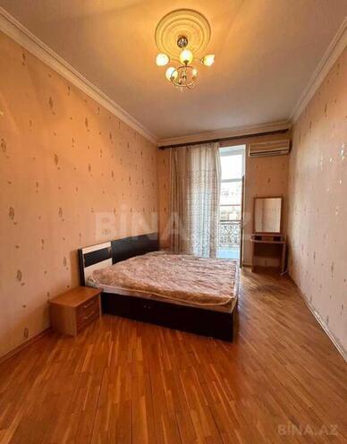 Satılır 3 otaqlı köhnə tikili 80 m², Sahil m., photo 7 from 11