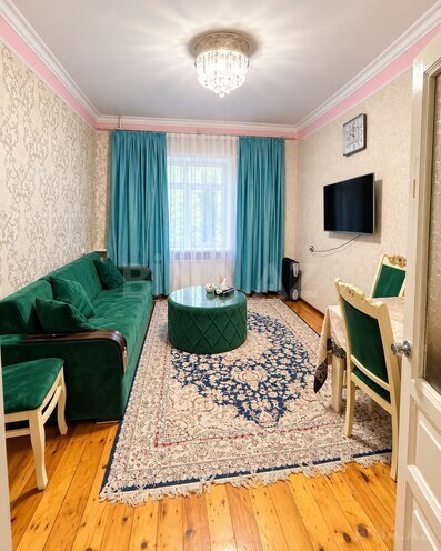 Satılır 3 otaqlı köhnə tikili 89 m², Nəsimi m., photo 1 from 12