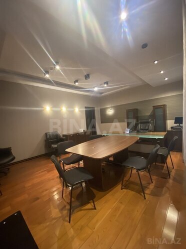 İcarəyə verilir 6 otaqlı ofis 285 m², 28 May m., photo 1 from 21