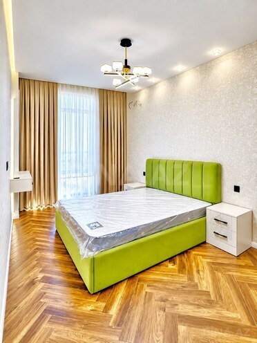 Продается 2-комн. новостройка 70 м², м. Кара Караев, photo 1 from 16