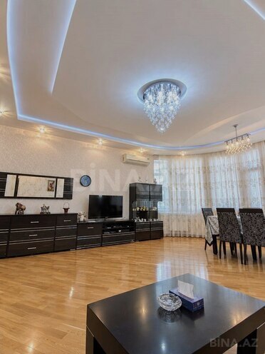 Сдаётся 2-комн. новостройка 100 м², м. 8 ноября, photo 1 from 32