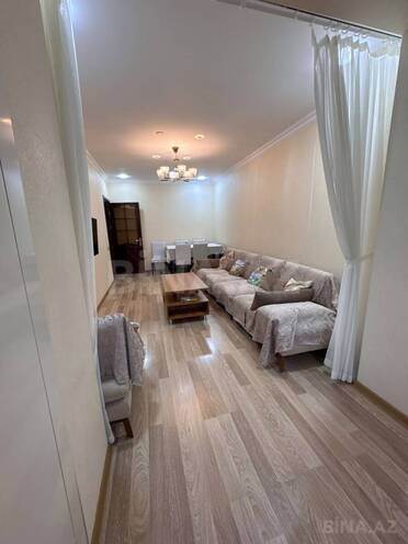 Продается 3-комн. вторичка 75 м², м. Ази Асланов, photo 1 from 12