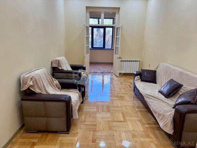 Сдается 3-комн. вторичка 69.4 м², м. Элмляр Академиясы, photo 1 from 21