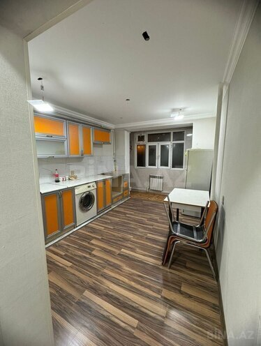 Продается 2-комн. вторичка 65 м², м. Халглар Достлугу, photo 1 from 12