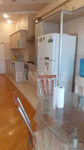 İcarəyə verilir 4 otaqlı yeni tikili 200 m², 28 May m., photo 15 from 20