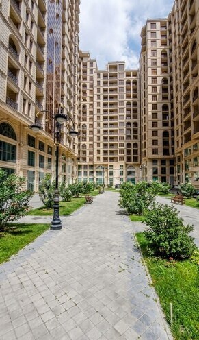 Satılır 4 otaqlı yeni tikili 232 m², 28 May m., photo 3 from 9