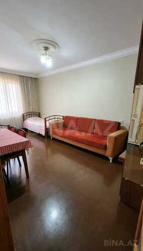 Продаётся 3-комн. вторичка 70 м², м. Ази Асланов, photo 3 from 17