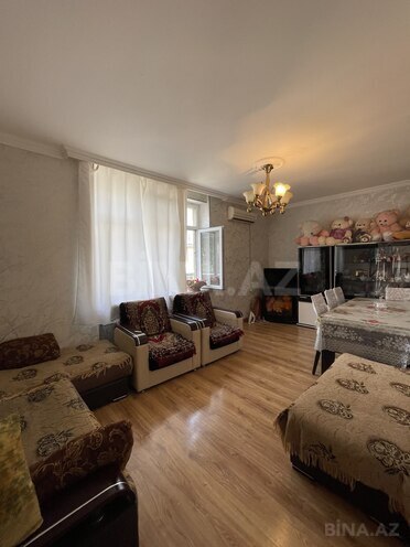 Satılır 2 otaqlı köhnə tikili 60 m², Hövsan q., photo 1 from 15