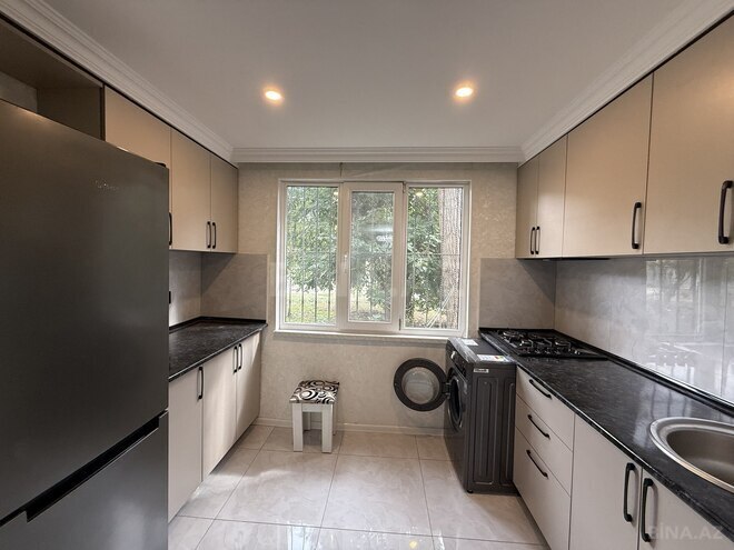 Продается 2-комн. вторичка 40 м², м. Нефтчиляр, photo 6 from 13