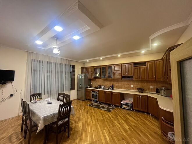 Satılır 8 otaqlı həyət evi/bağ evi 290 m², Qaraçuxur q., photo 1 from 31