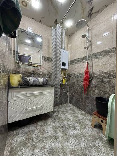 Продается 2-комн. вторичка 65 м², м. Нефтчиляр, photo 10 from 15