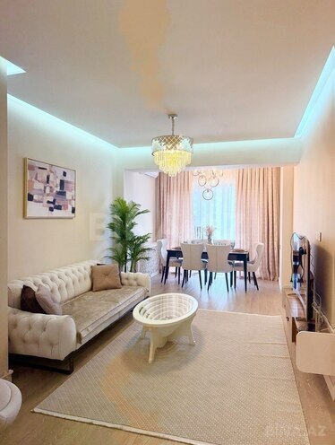 Продается 2-комн. новостройка 72 м², м. Шах Исмаил Хатаи, photo 1 from 11