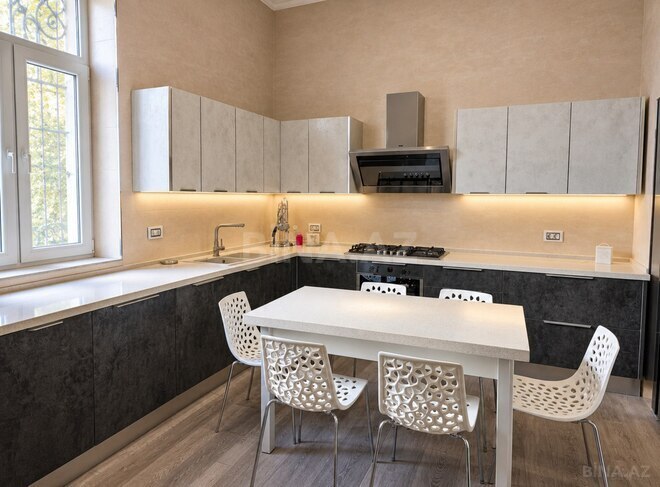 Продается 6-комн. вторичка 360 м², м. Сахил, photo 21 from 32