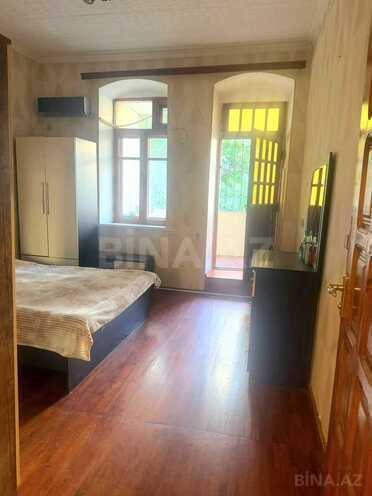 Satılır 3 otaqlı köhnə tikili 80 m², Sahil m., photo 1 from 9