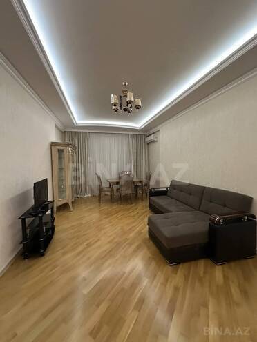 Сдаётся 3-комн. новостройка 130 м², м. Иншаатчылар, photo 15 from 17