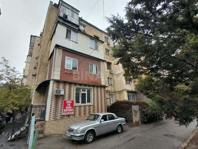 Satılır 2 otaqlı köhnə tikili 50 m², İnşaatçılar m., photo 1 from 17
