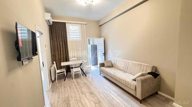 Сдается 3-комн. новостройка 80 м², м. Ази Асланов, photo 1 from 19